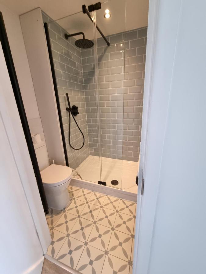 스와니지 Hightide - 2 Bed With Parking, Balcony & Sea View. 아파트 외부 사진