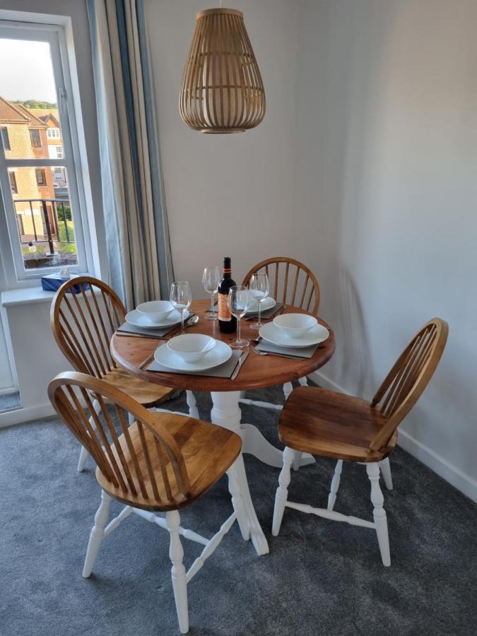 스와니지 Hightide - 2 Bed With Parking, Balcony & Sea View. 아파트 외부 사진