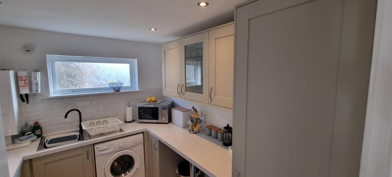 스와니지 Hightide - 2 Bed With Parking, Balcony & Sea View. 아파트 외부 사진