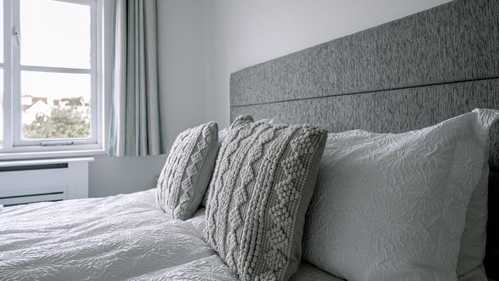 스와니지 Hightide - 2 Bed With Parking, Balcony & Sea View. 아파트 외부 사진